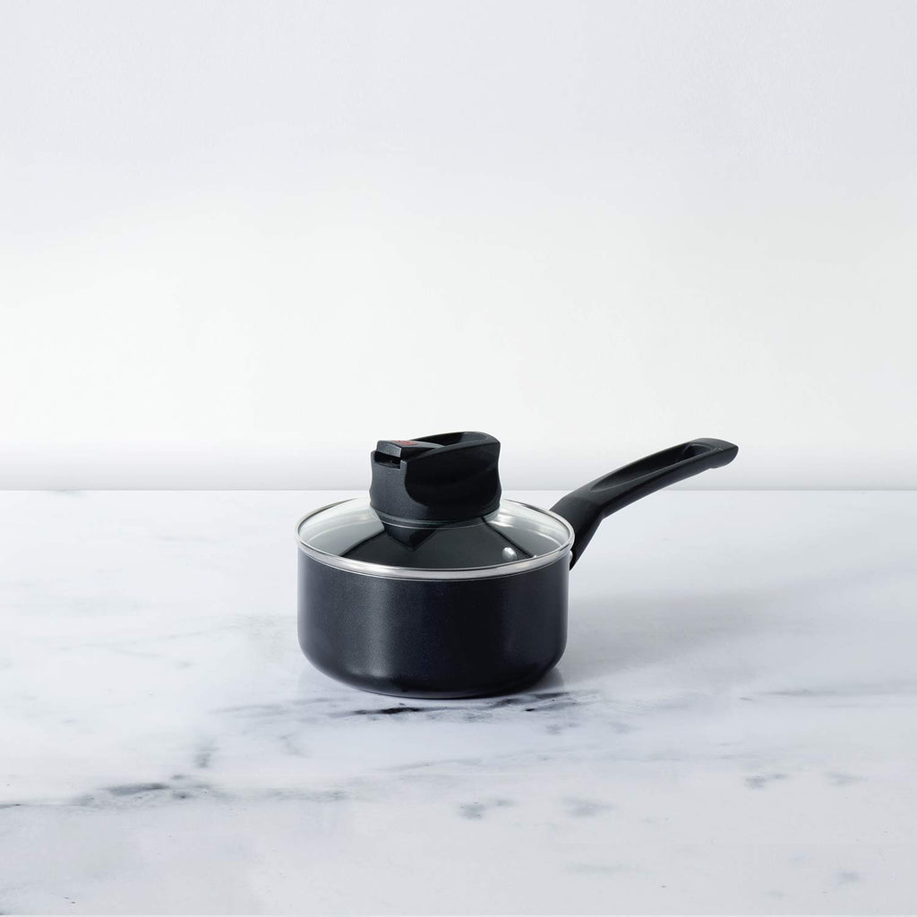 Meyer Safecook Non-Stick Covered Saucepan 1.4 Liters/16cm Black