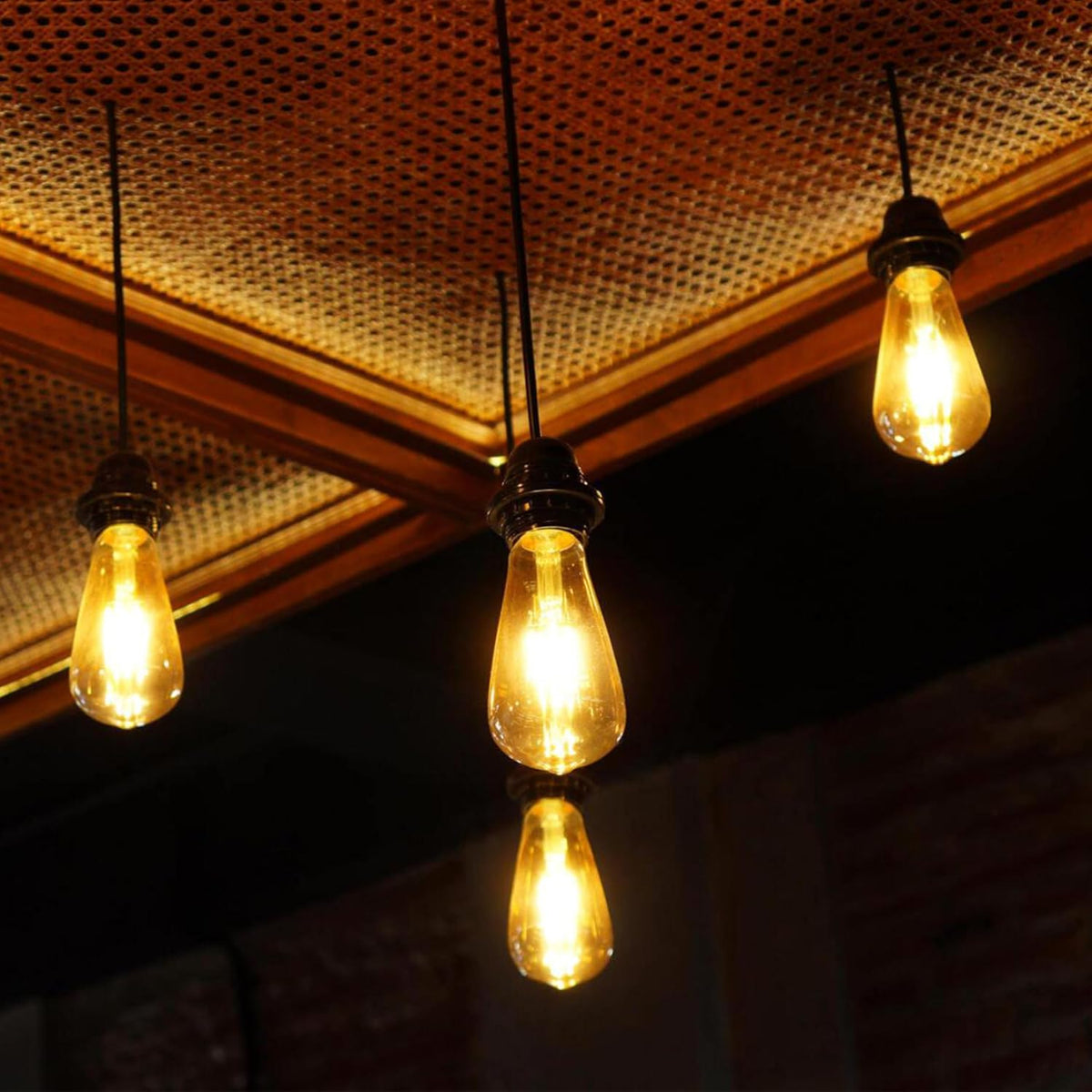 Wipro Garnet 8W ST64 LED Filament Bulb | Decorative LED Bulb for Home & Office Decoration | Energy Efficient Filament Bulb comes with In-Built Surge Protection | E27 Bulb, 2700K(Warm White, Pack of 1)