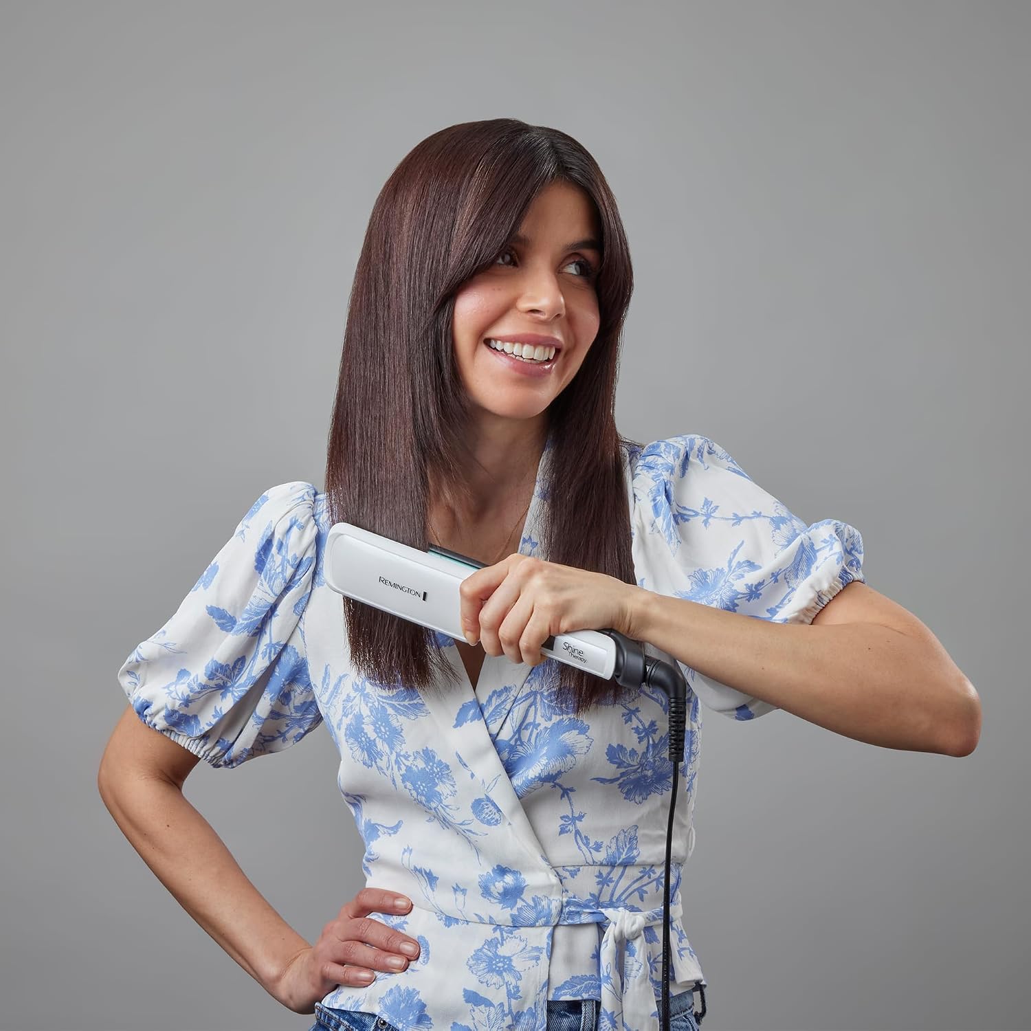 Remington Hair Straightener Shine Therapy Wide Styling Plates (Wide Plates, With Moroccan Argan Oil And Vitamin E, For Long, Thick Hair) S8550